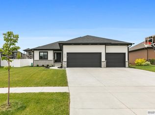 8023 S 69th St, Lincoln, NE 68516