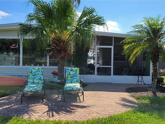 2nd image of 328 Shoreland Dr