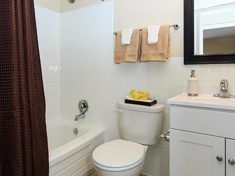 501 S Frederick Ave — Photo 7