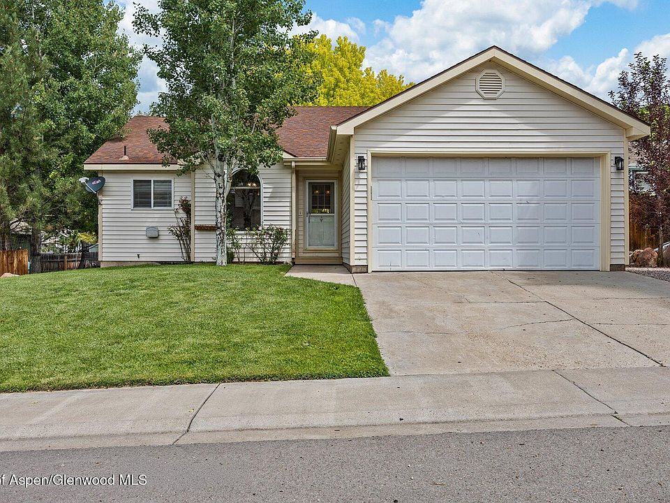 1st image of 252 Lupine Dr