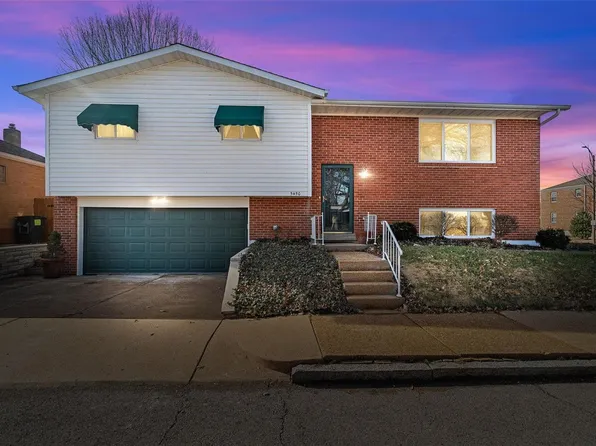 5450 Sunshine Dr, Saint Louis, MO 63109