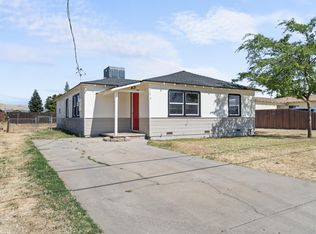 1712 N Beverly St, Porterville, CA