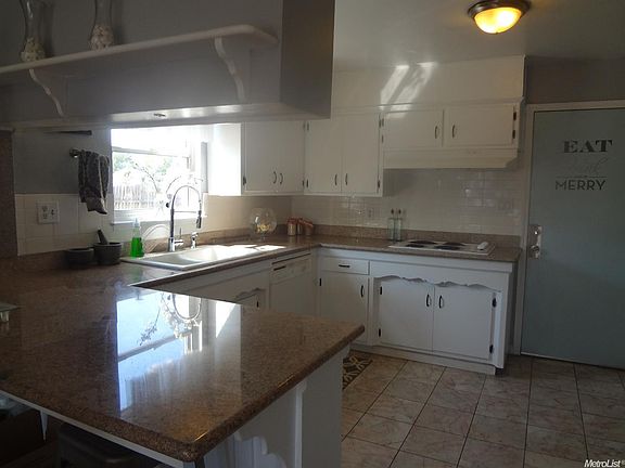 3rd image of 7311 Tamoshanter Way