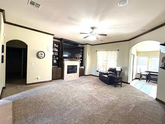 3rd image of 402 E Kinder Ct