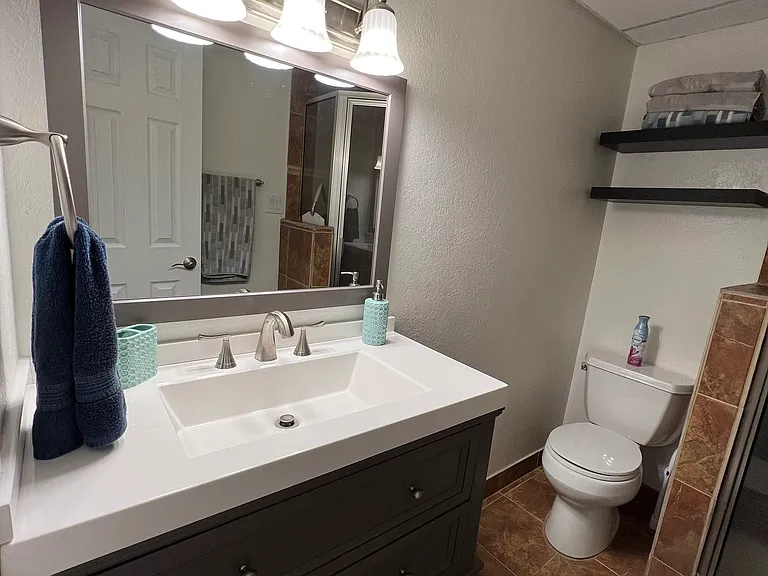 848 Valley Ln — Photo 7