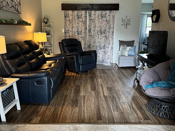 3rd image of 5077 Holly Farms Dr
