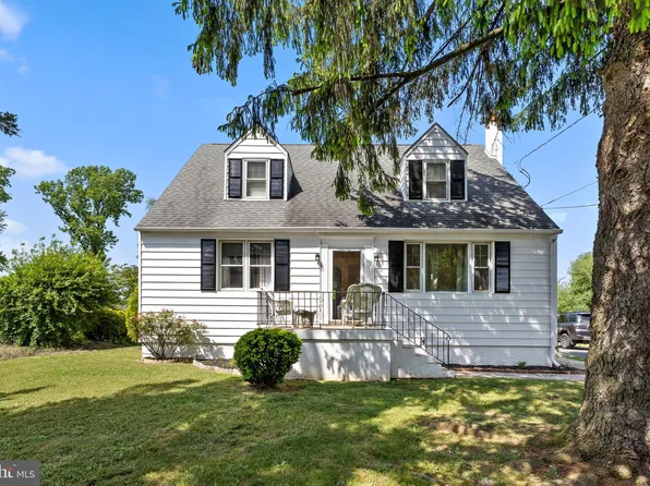 4101 Naamans Creek Rd, Upper Chichester, PA 19061