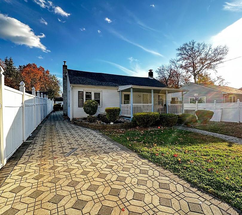 1st image of 910 Magnolia Ave