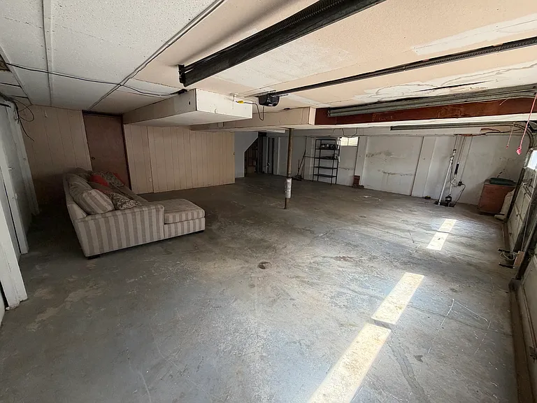7909 Grandview St — Photo 39