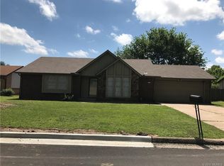 711 W Vicksburg St, Broken Arrow, OK 74011