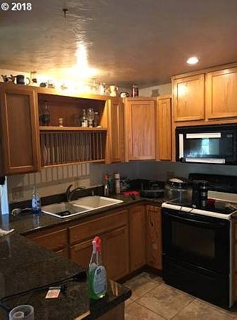 2nd image of 1121 Laura St