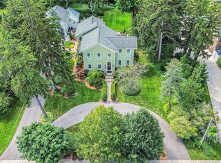 526 River St, Spring Lake, MI 49456