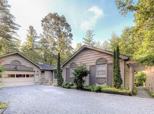 1059 Ransier Dr, Hendersonville, NC 28739