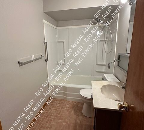 3rd image of 1036 1/2 Mechanic St