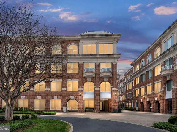 625 Slaters Ln #404, Alexandria, VA 22314