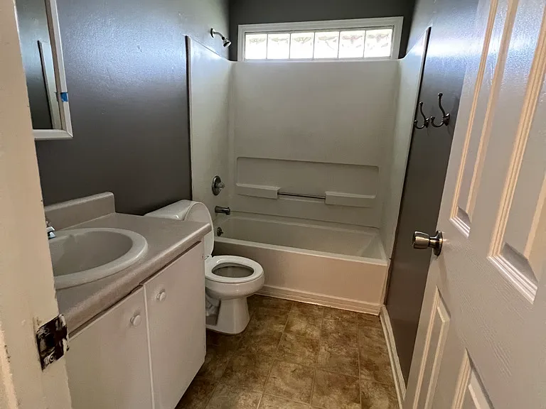 1704 Ashton Dr — Photo 5