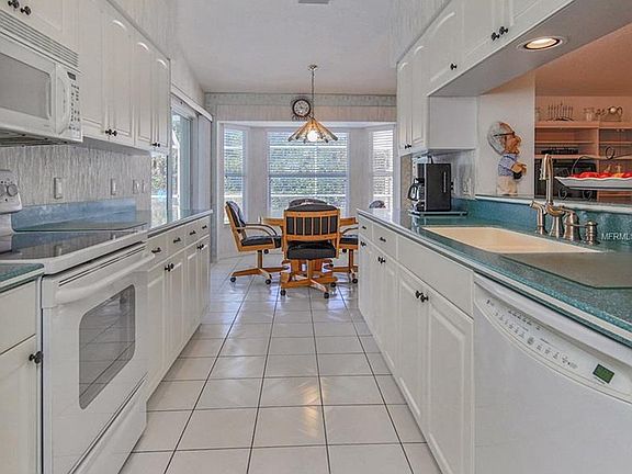 5th image of 1053 Beckley Cir