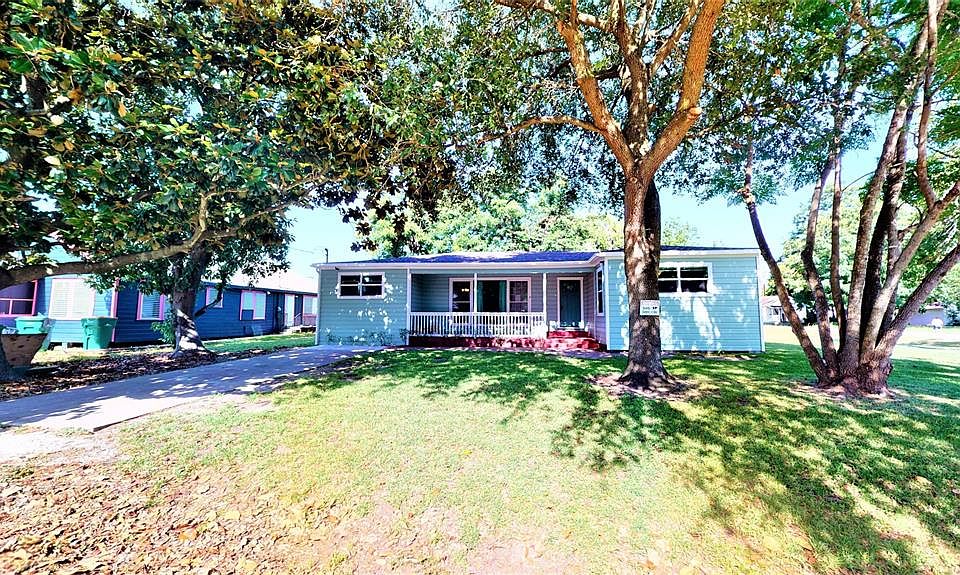 1st image of 121 Edgar Ave