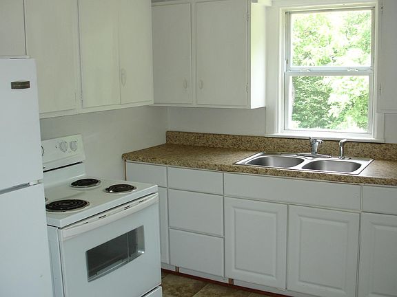 5th image of 46 Foley Dr