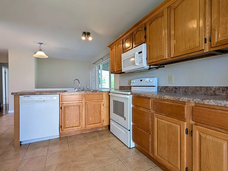 3356 Clemens Dr — Photo 11
