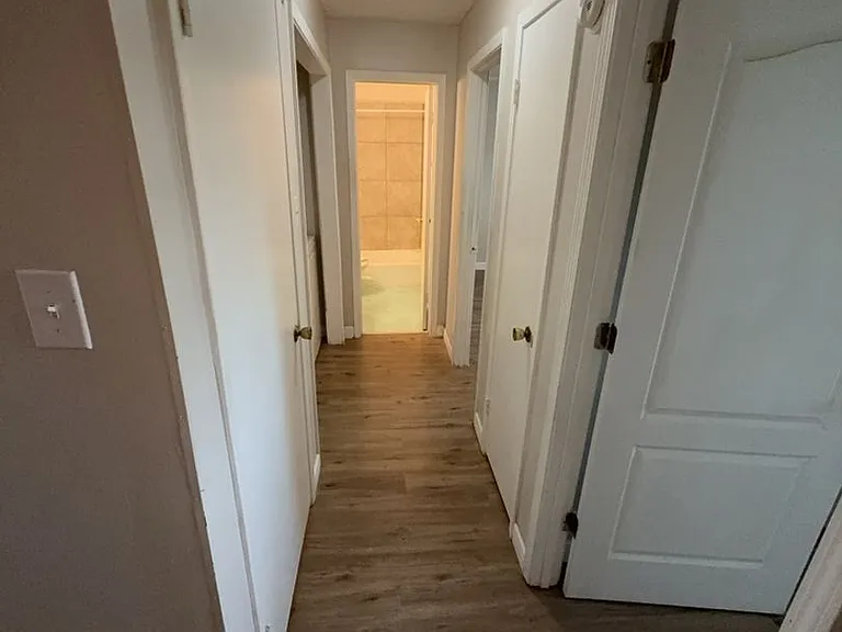 307 Canada St — Photo 8