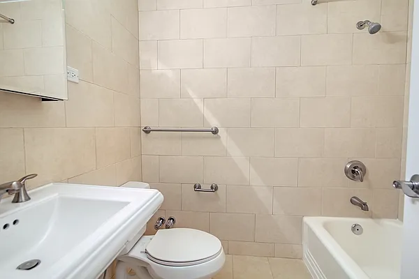 Rented by Stonehenge NYC LLC | media 6