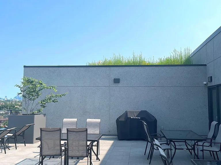2433 Dufferin St #206 — Photo 25