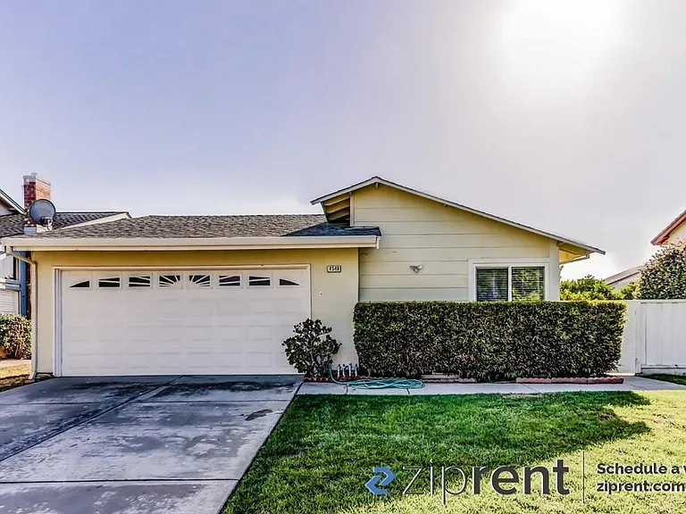 4548 Donalbain Cir — Photo 17