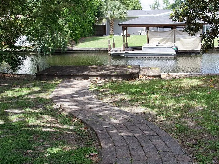 2809 Gulfstream Rd — Photo 3