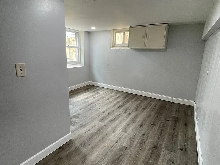 4749 York Ave S — Photo 18