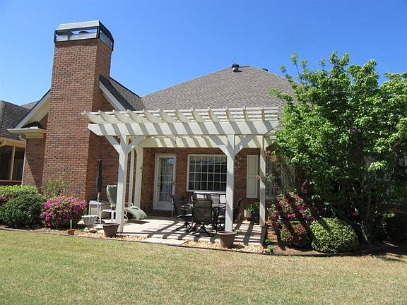 3rd image of 2025 Glenhurst Dr