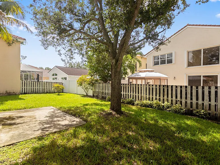15250 SW 49th Ct — Photo 43