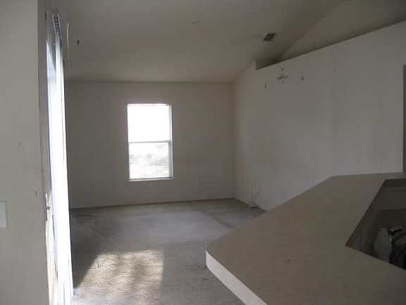 3rd image of 65 Butterfield Dr