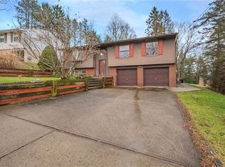 193 Conneaut Dr, Pittsburgh, PA