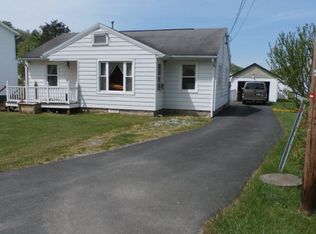 263 Mapledale Ln, Bluefield, WV 24701