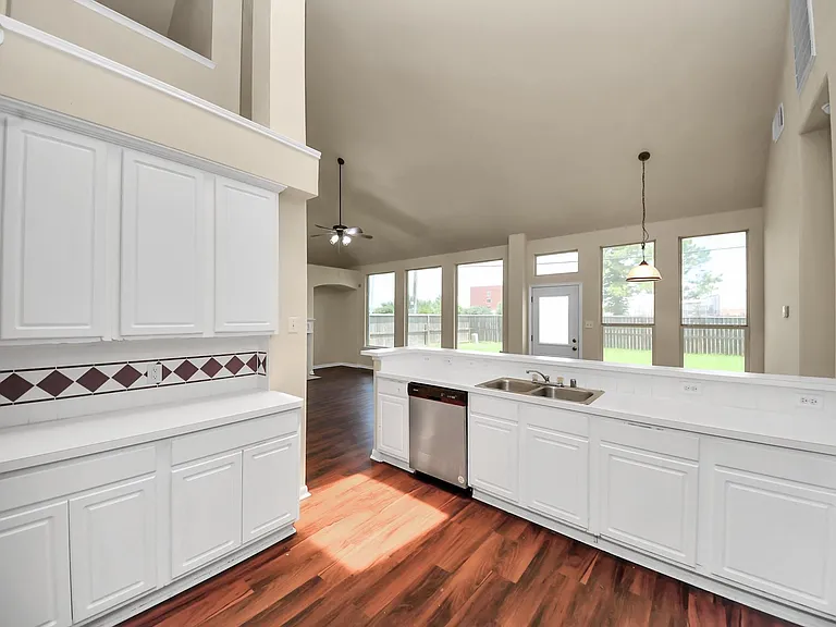530 Majestic Ridge Dr — Photo 21
