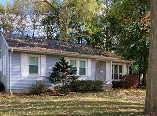 137 S Tompkins St, Howell, MI 48843