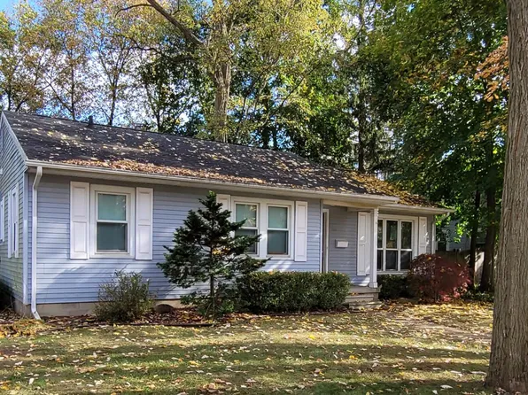 137 S Tompkins St, Howell, MI 48843