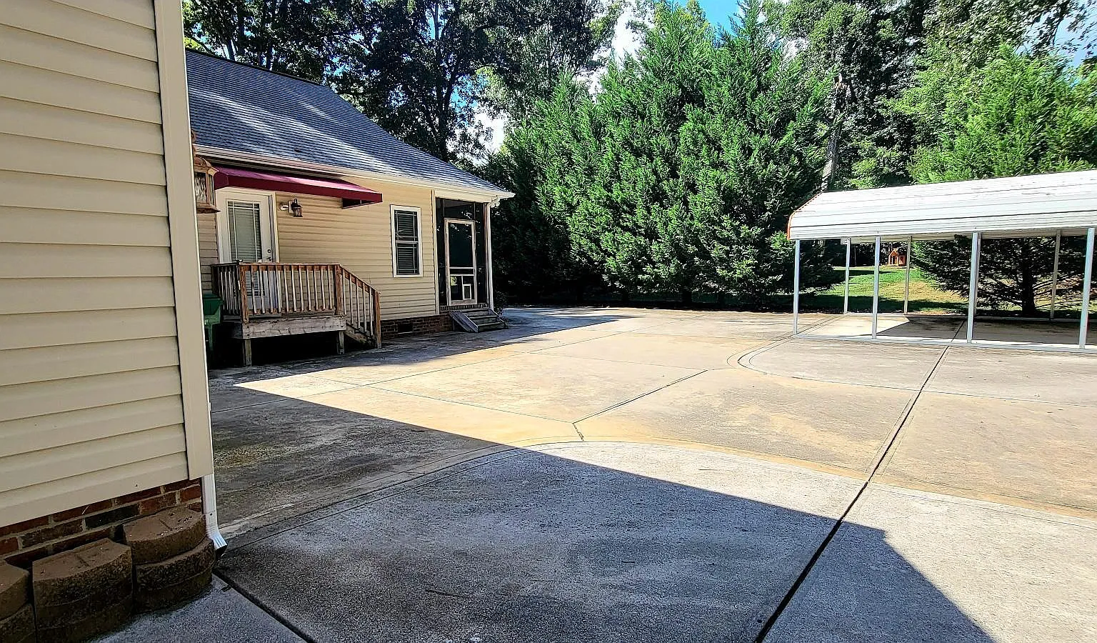 3 bed, 1570 sqft, $2,250 — Photo 3