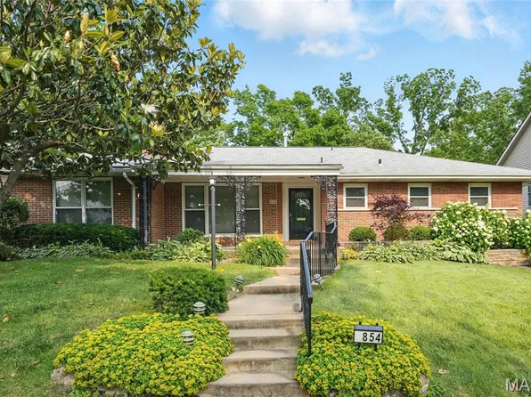 854 Saxony Ct, Saint Louis, MO 63130