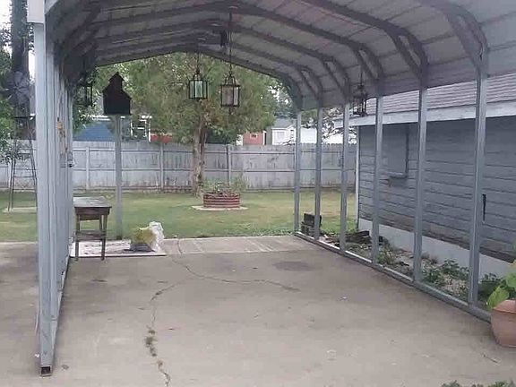 3rd image of 609 Abrey Ave