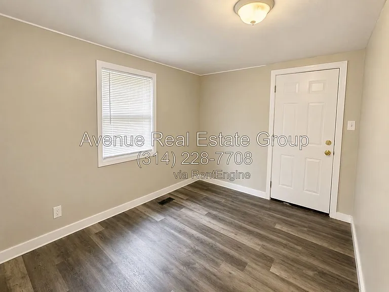 8011 Ellerton Ave — Photo 6