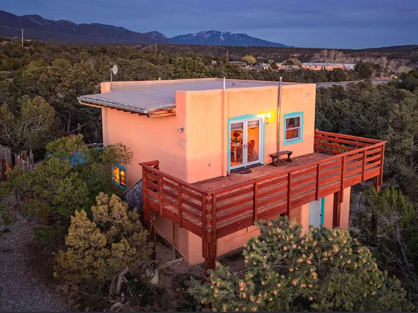 1568 State Highway 522, San Cristobal, NM 87564