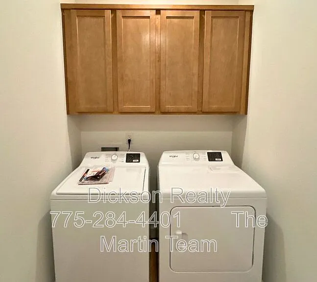 3247 Eleanor Way — Photo 17