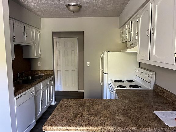 3rd image of 704 Gordon Smith Blvd APT 8