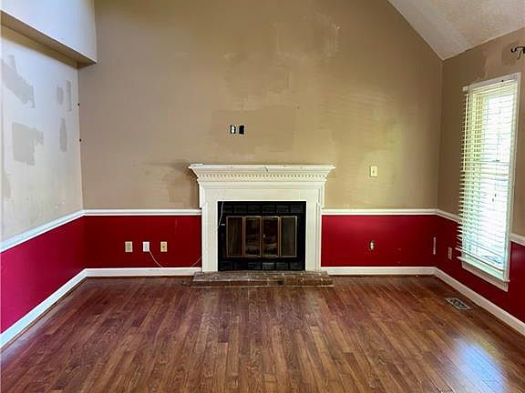 3rd image of 3 Swiftcreek Ct