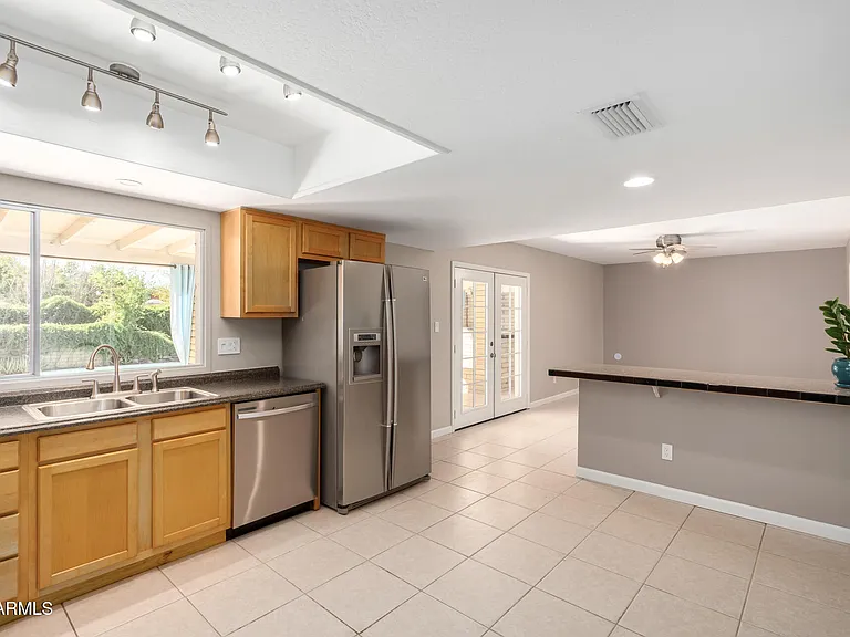 2311 W Del Oro Cir — Photo 10