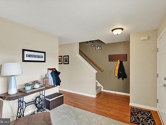 4th image of 105 Marquis Dr