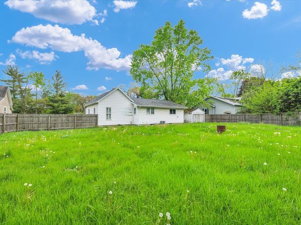 348 W Wilson St, Bement, IL 61813