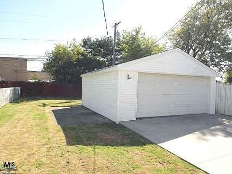 2nd image of 13018 Sarsfield Ave